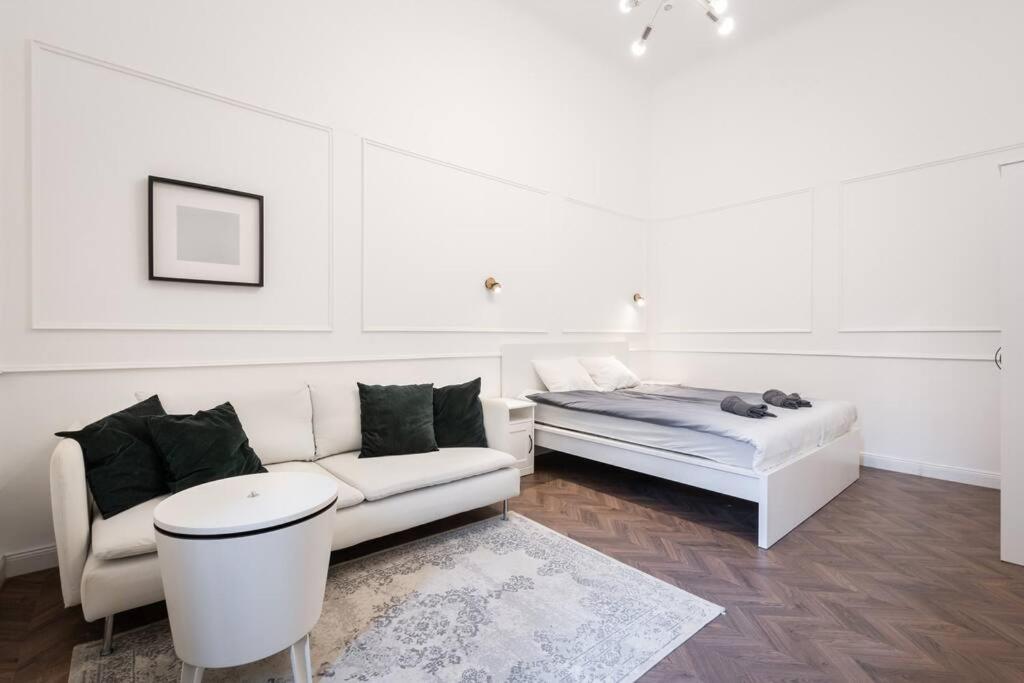 Stylish In The Center Apartman *