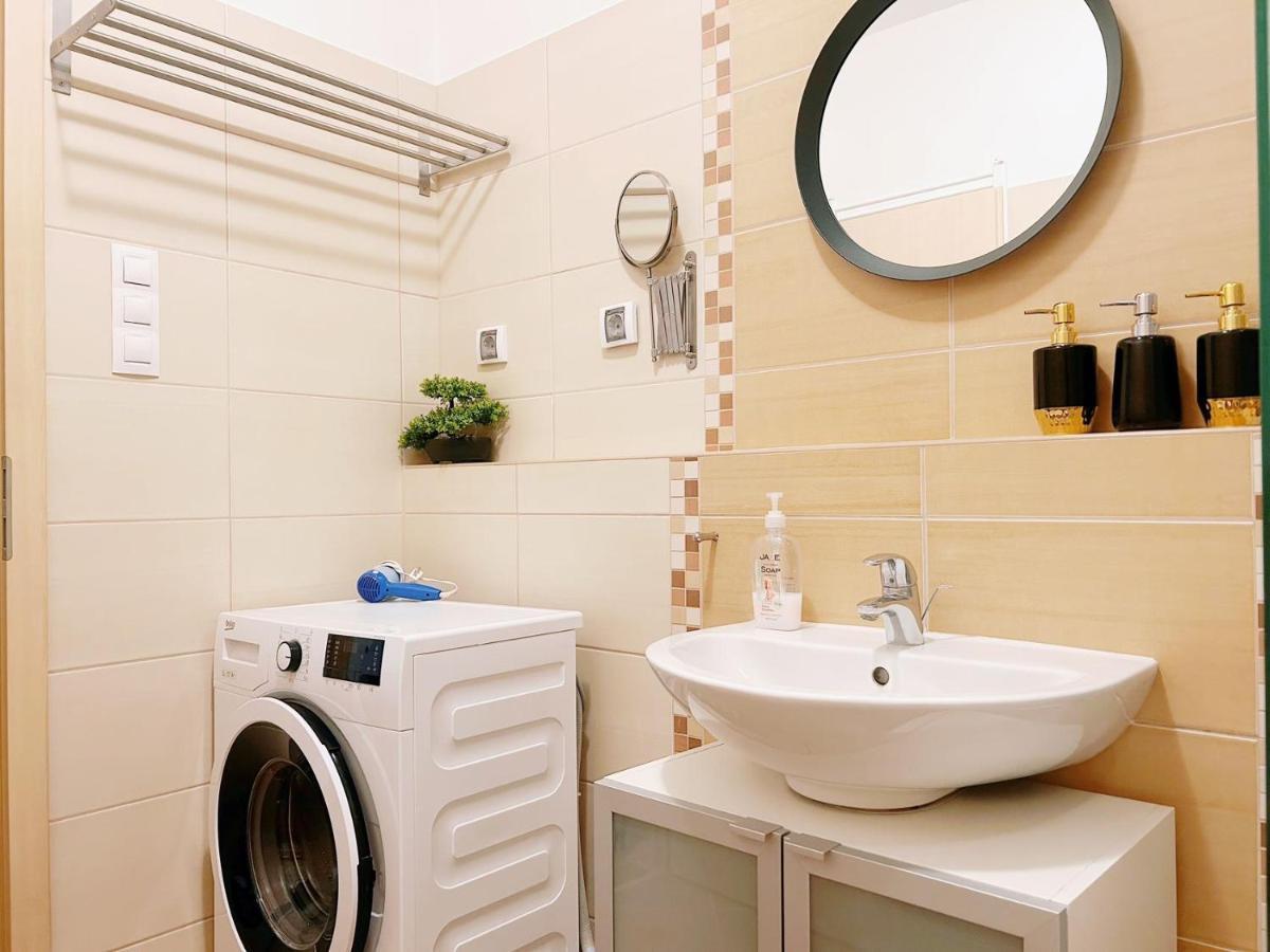 Center Shopping Ii Apartman Budapest