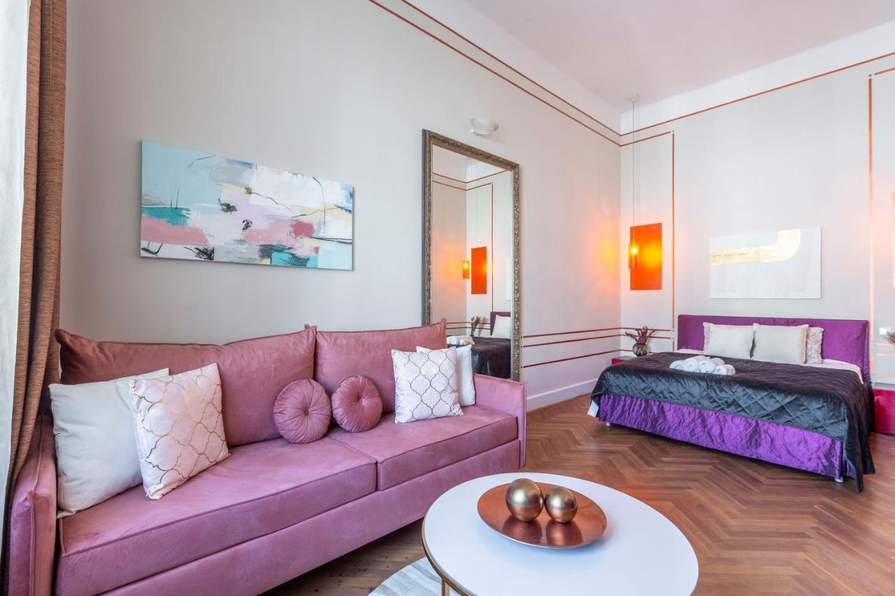 Exclusive & Stylish In The Heart Of Lägenhet