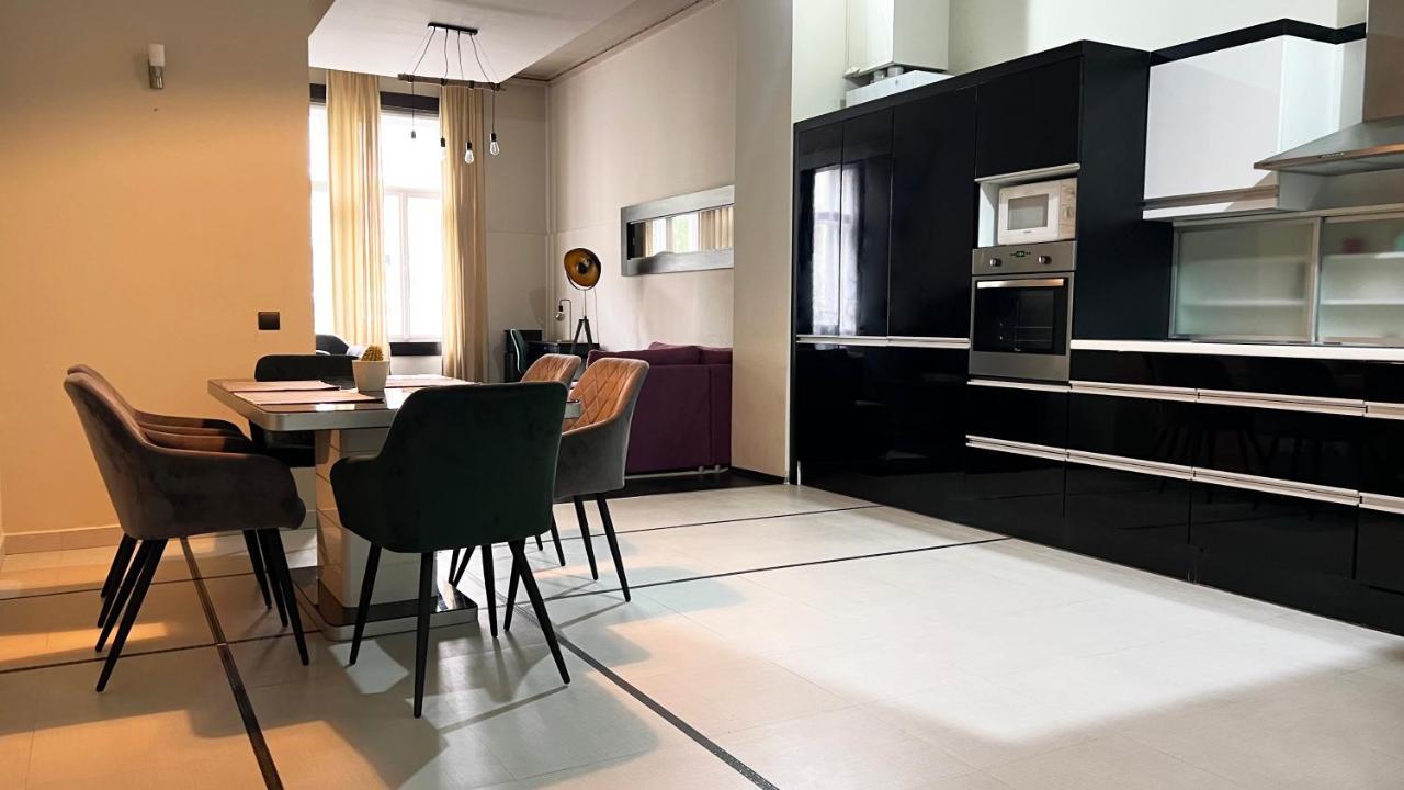 Deluxe Cosmopolitan Budapest, With Private Parking Apartment