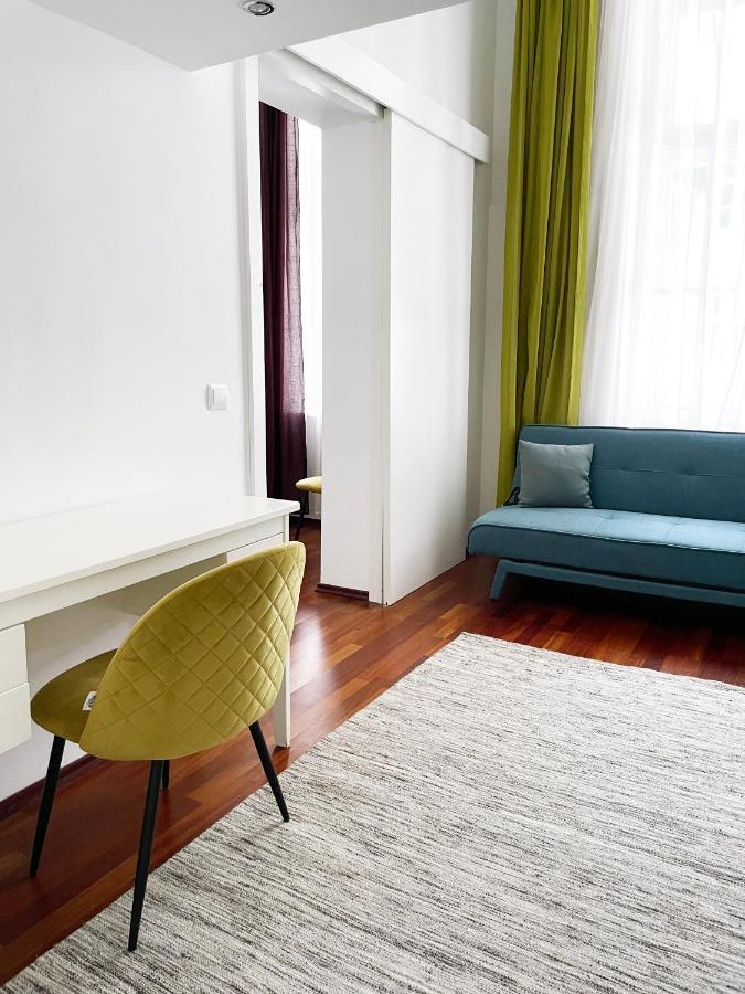 Apartment Deluxe Cosmopolitan Budapest, With Private Parking