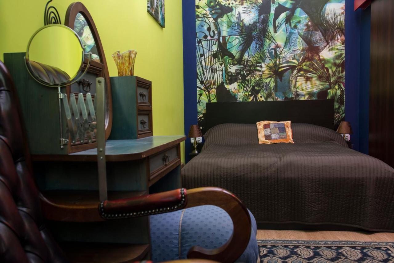 New Broadway Classic Apartment *