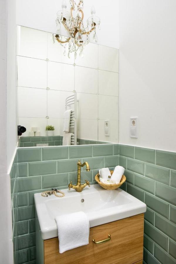 Apartment Regina On Kiraly Street Budapest