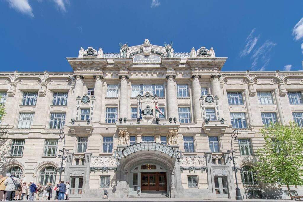 Venus - Renate Budapest