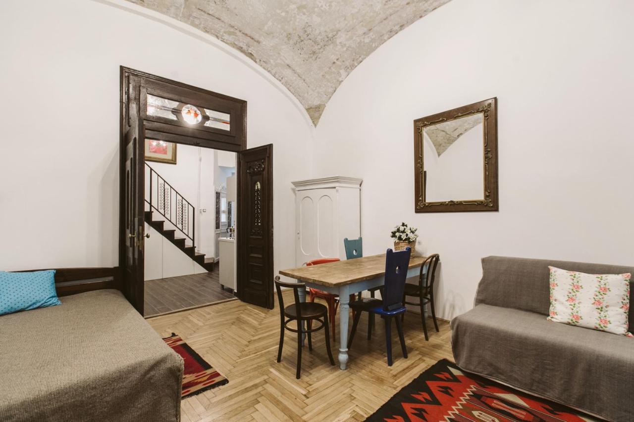 The Chapel - History, Tradition, Luxury * Budapest