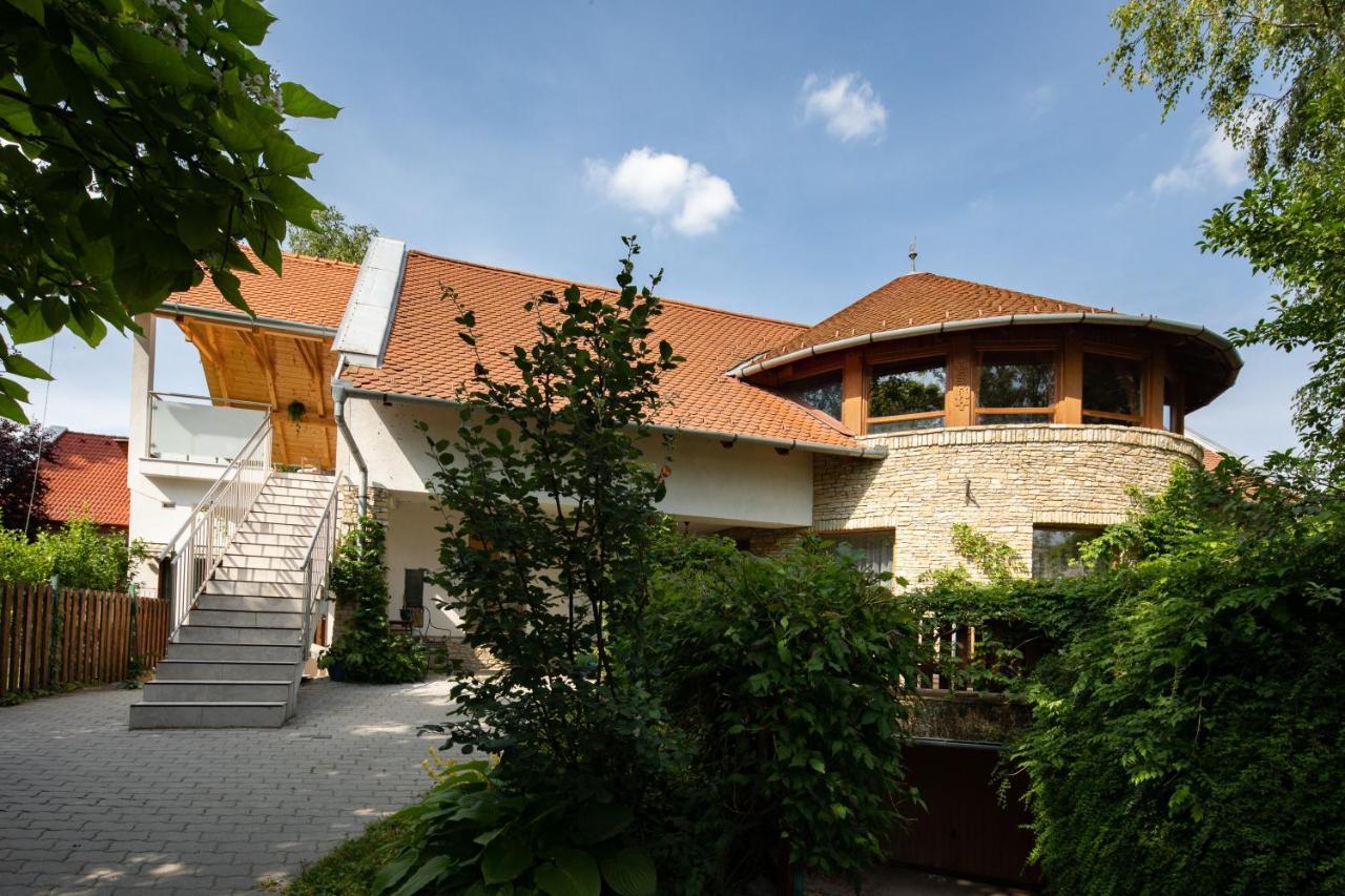 Kupolavilla-apartment-event House By The Danube River-buda Apartment Budapest