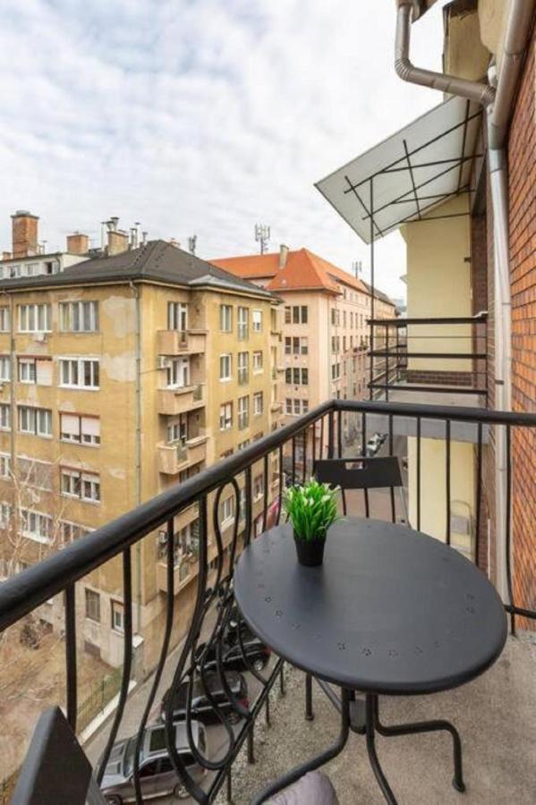 Balzac By Westend Mall With Balcony, Ac * Budapest