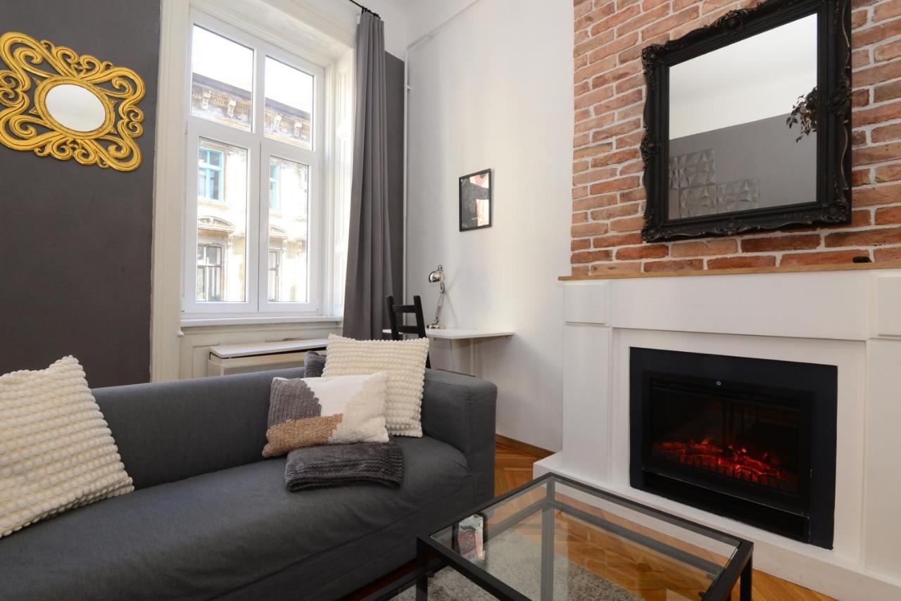 Apartment Your Place