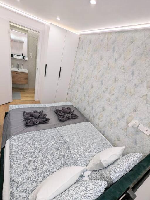 Apartmán Kerteszstudio - Newly Renovated Modern In The Center