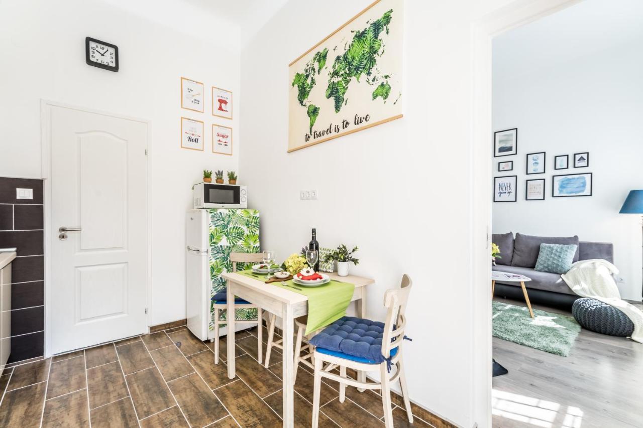 Sun-splashed Retreat In The Heart Of A Vibrant Quarter