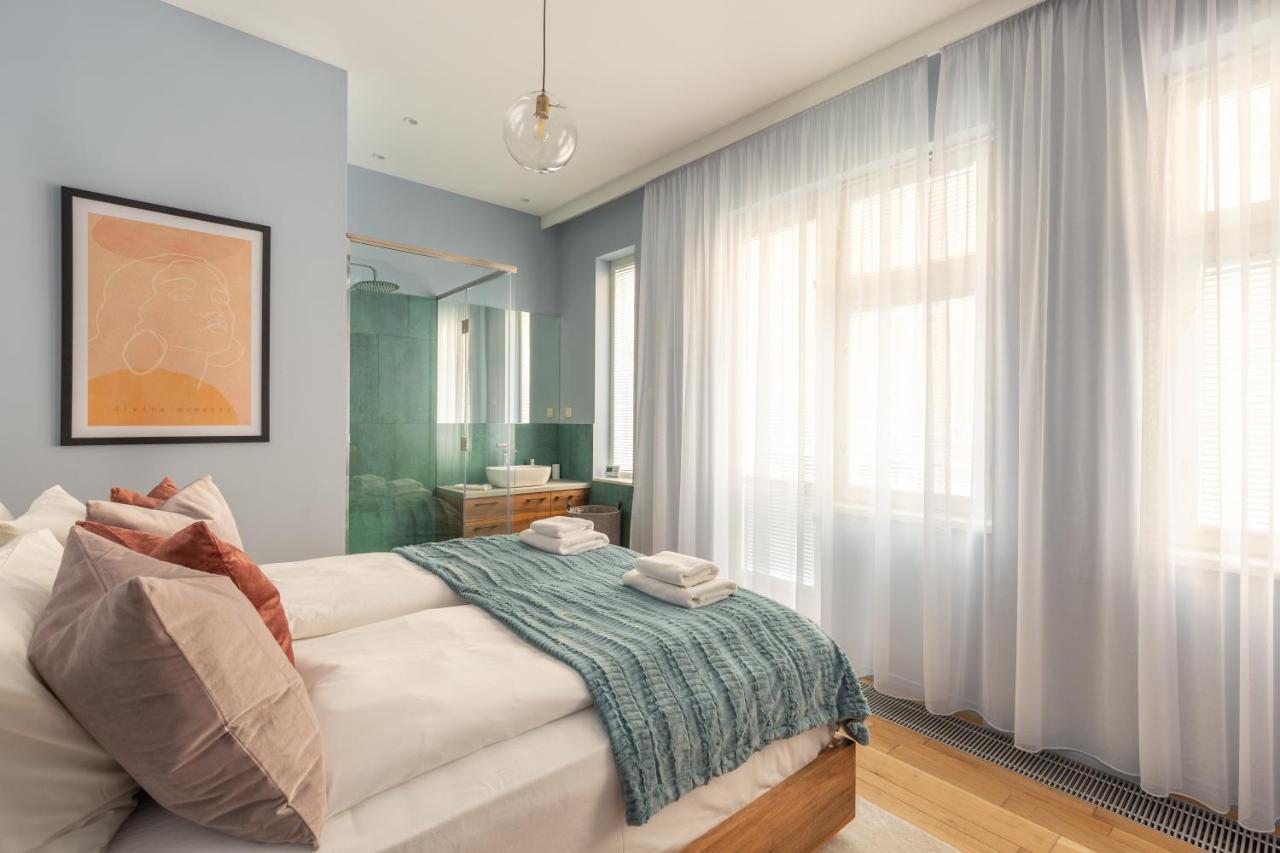 Bauhaus Luxury 2-bedroom In The Absolute Center Budapest