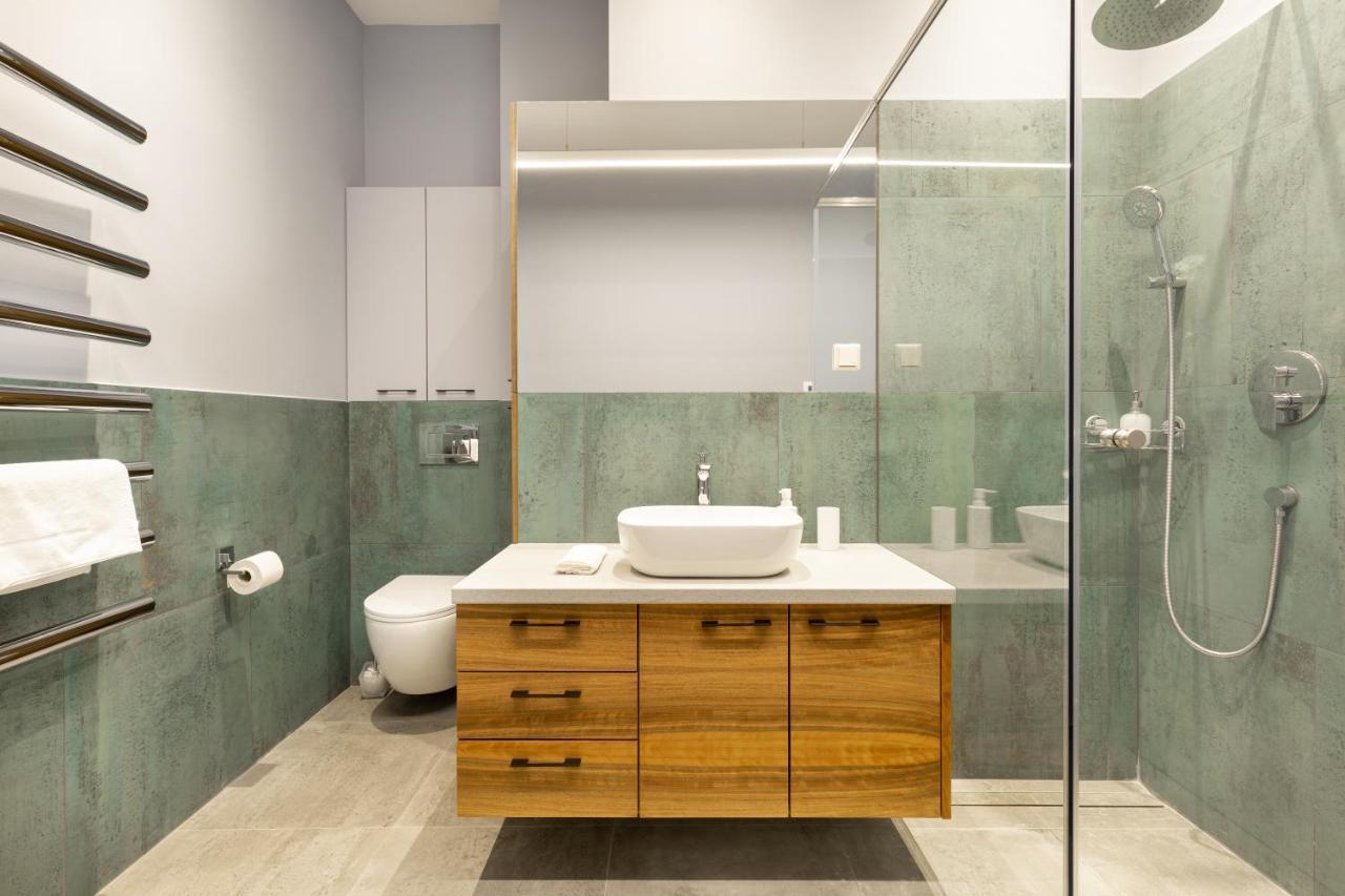 Bauhaus Luxury 2-bedroom In The Absolute Center Appartement