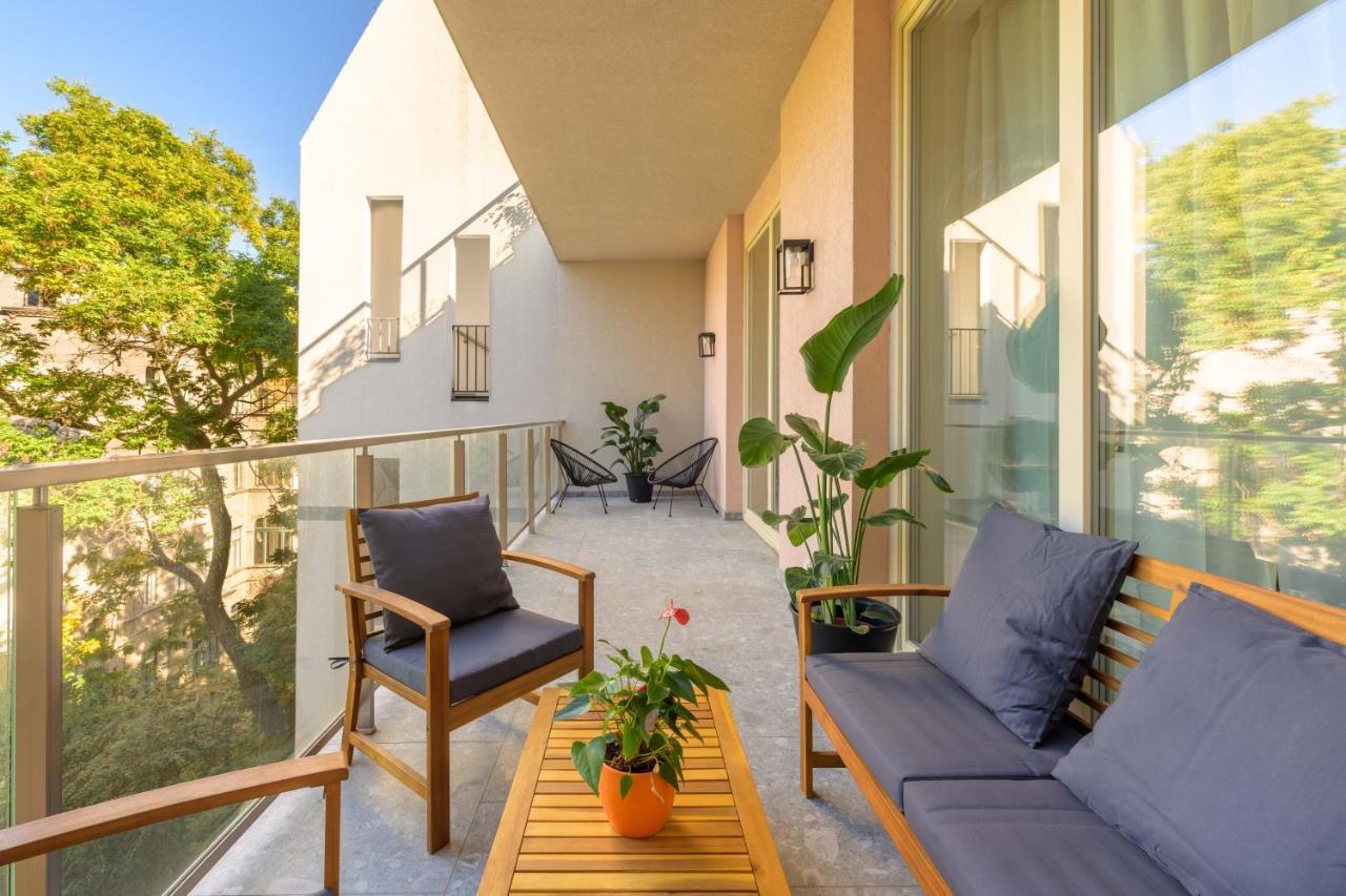 Millenium Island Apartment
