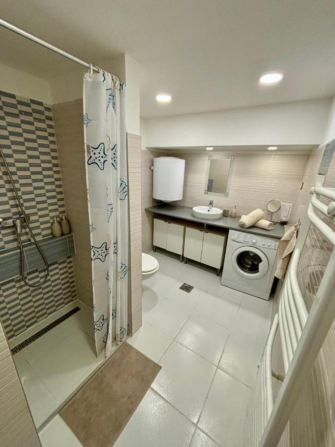 Apartman Palatoni Flat In City Center