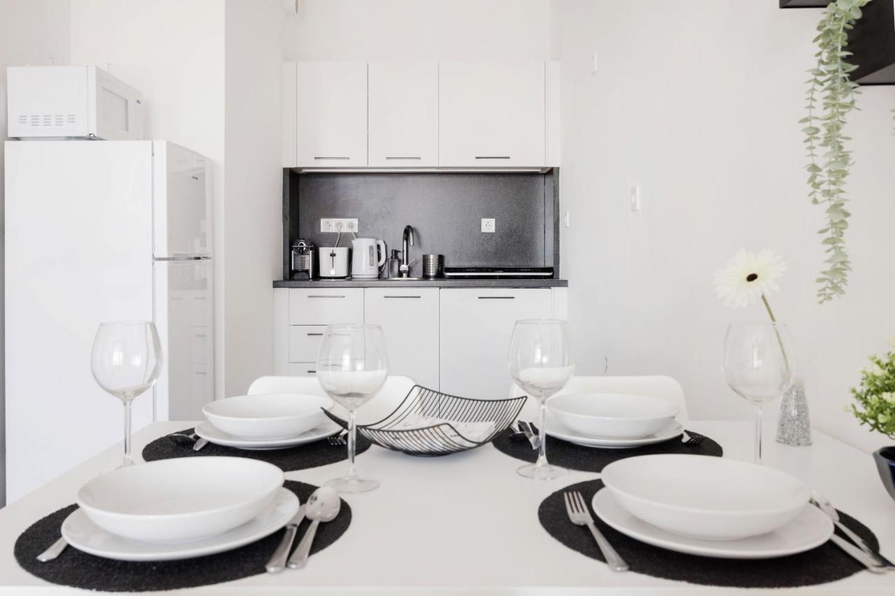 Modern Riverside With Free Parking Apartamento