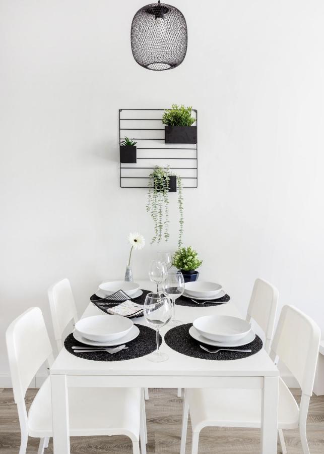 Apartamento Modern Riverside With Free Parking