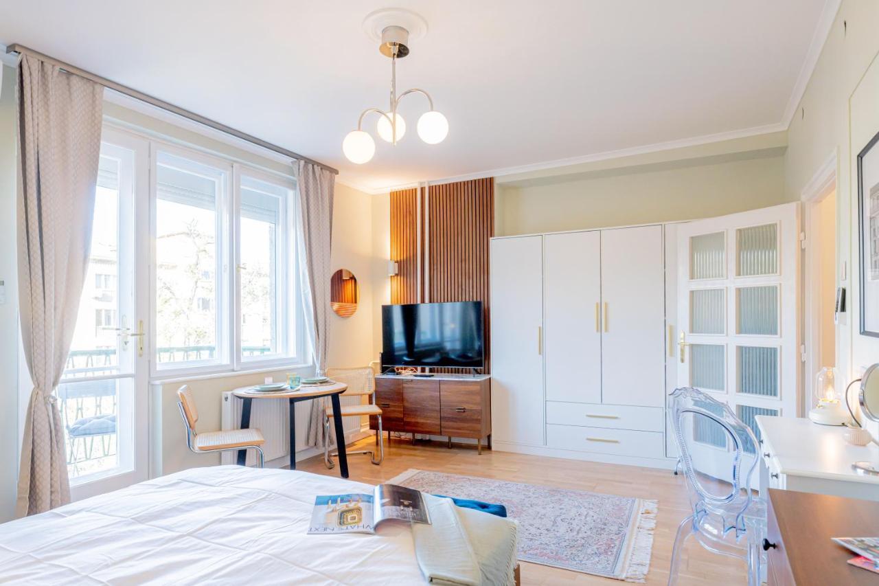 Ujbuda Rest With Air Condition And Balcony Lägenhet Budapest