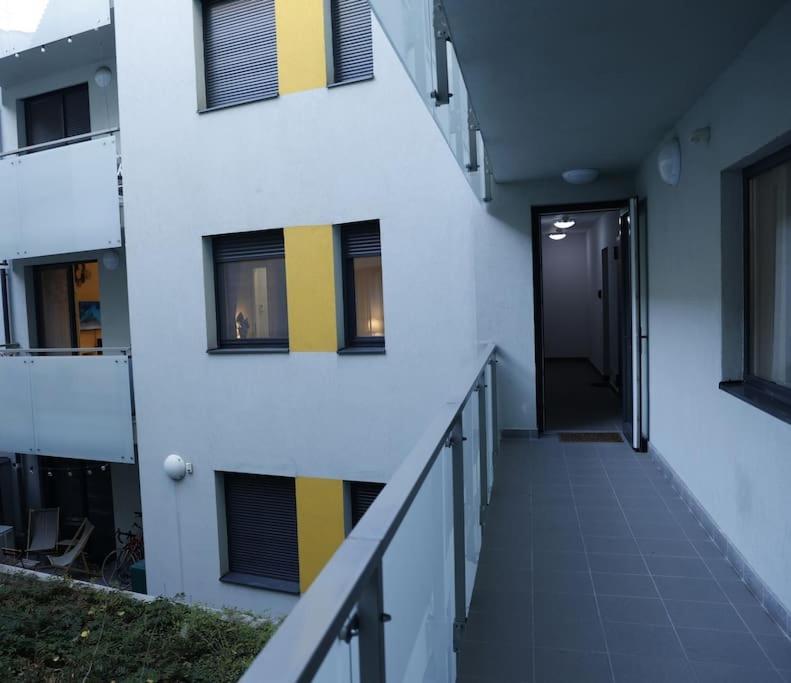 Flamingo - Balcony, Ac, Downtown Apartamento *