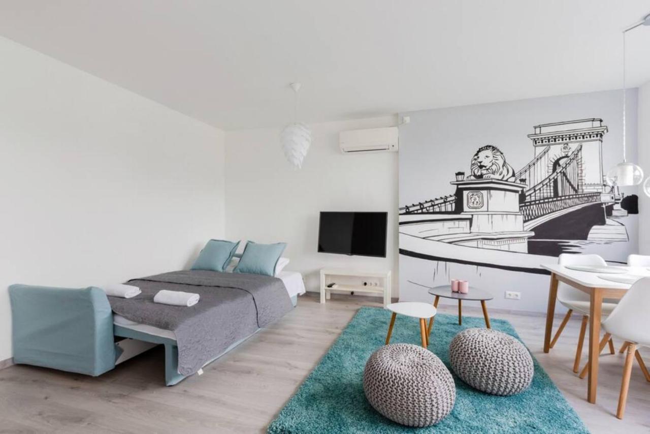 Sunny With An Unbeatable Balcony View Lejlighed Budapest