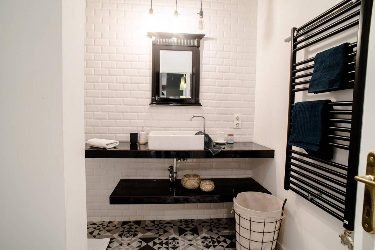 Stunning New Near Basilica Appartement