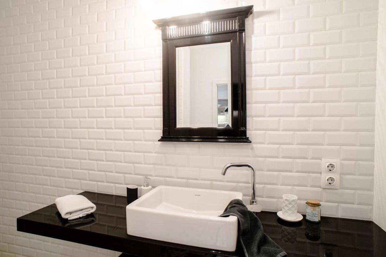 Stunning New Near Basilica Appartement