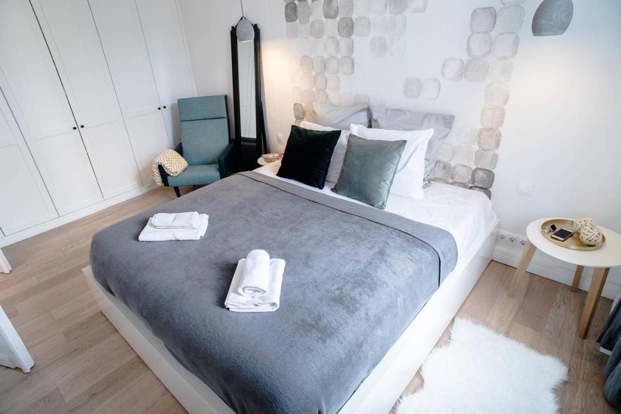 Stunning New Near Basilica Appartement