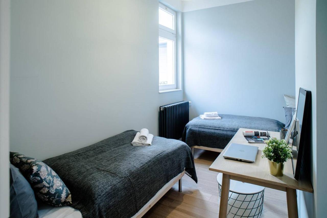Stunning New Near Basilica Appartement
