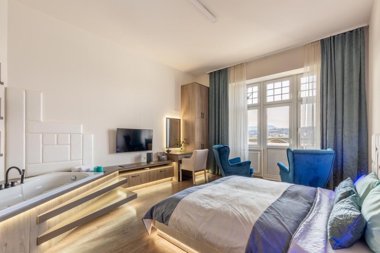 Gde Jaszai Panorama Apartman *