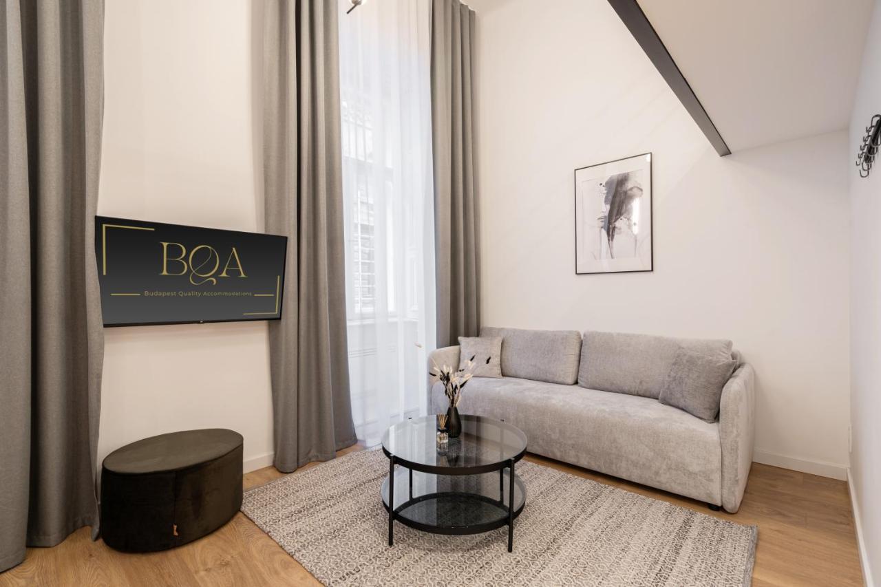 E56 - Grand Boulevard Heritage - Location By Bqa Apartamento Budapest