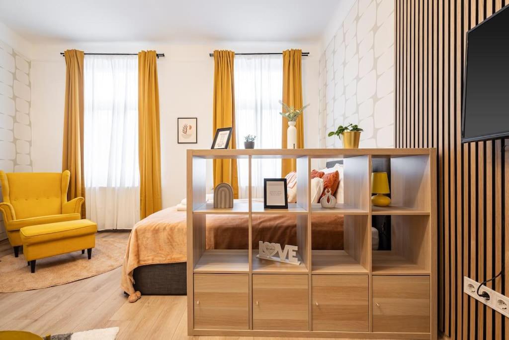 Warm Elegance Retreat : 75 M2 Comfort Near New York Cafe Lejlighed *
