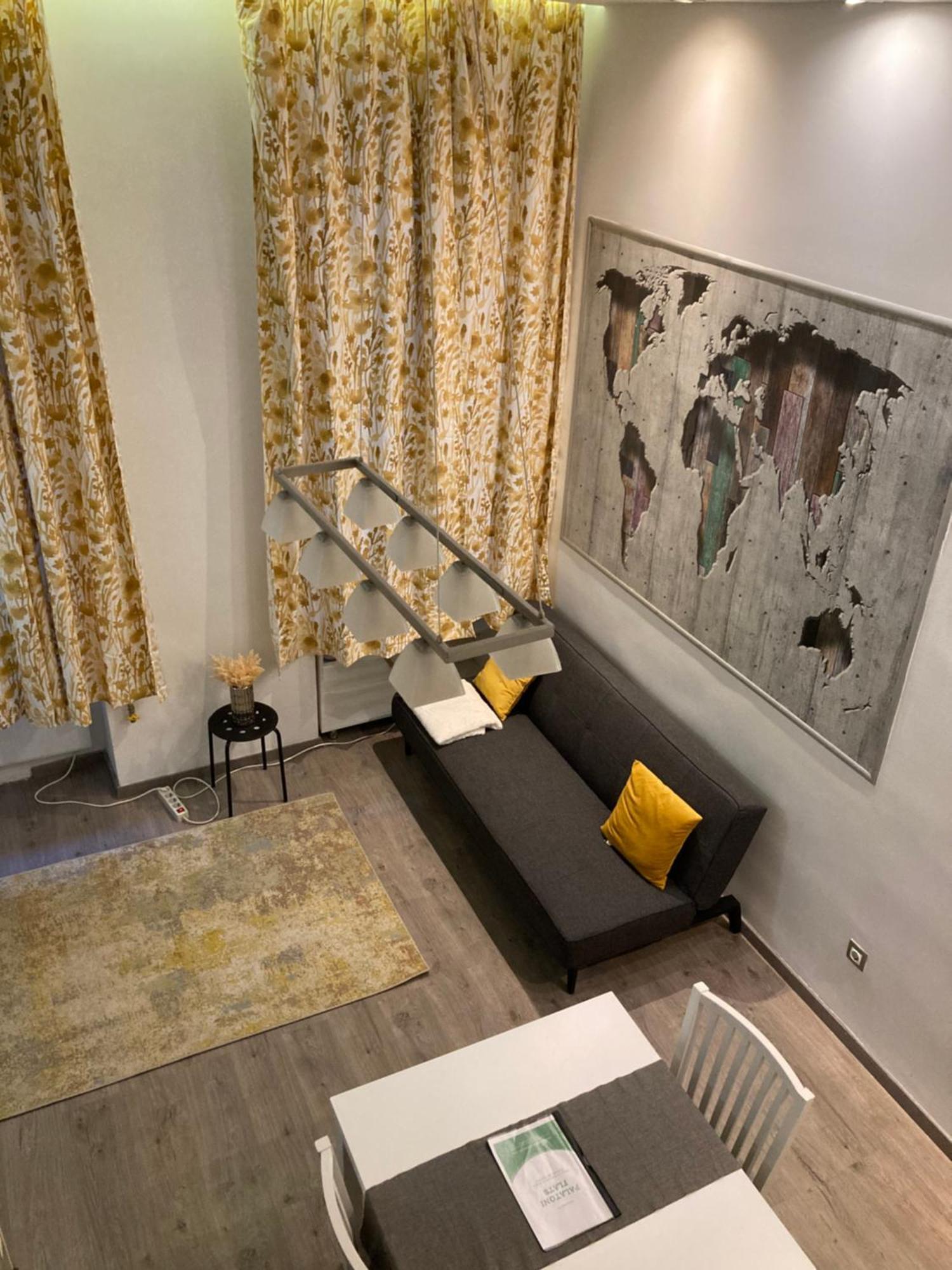 Palatoni Flat In City Center *