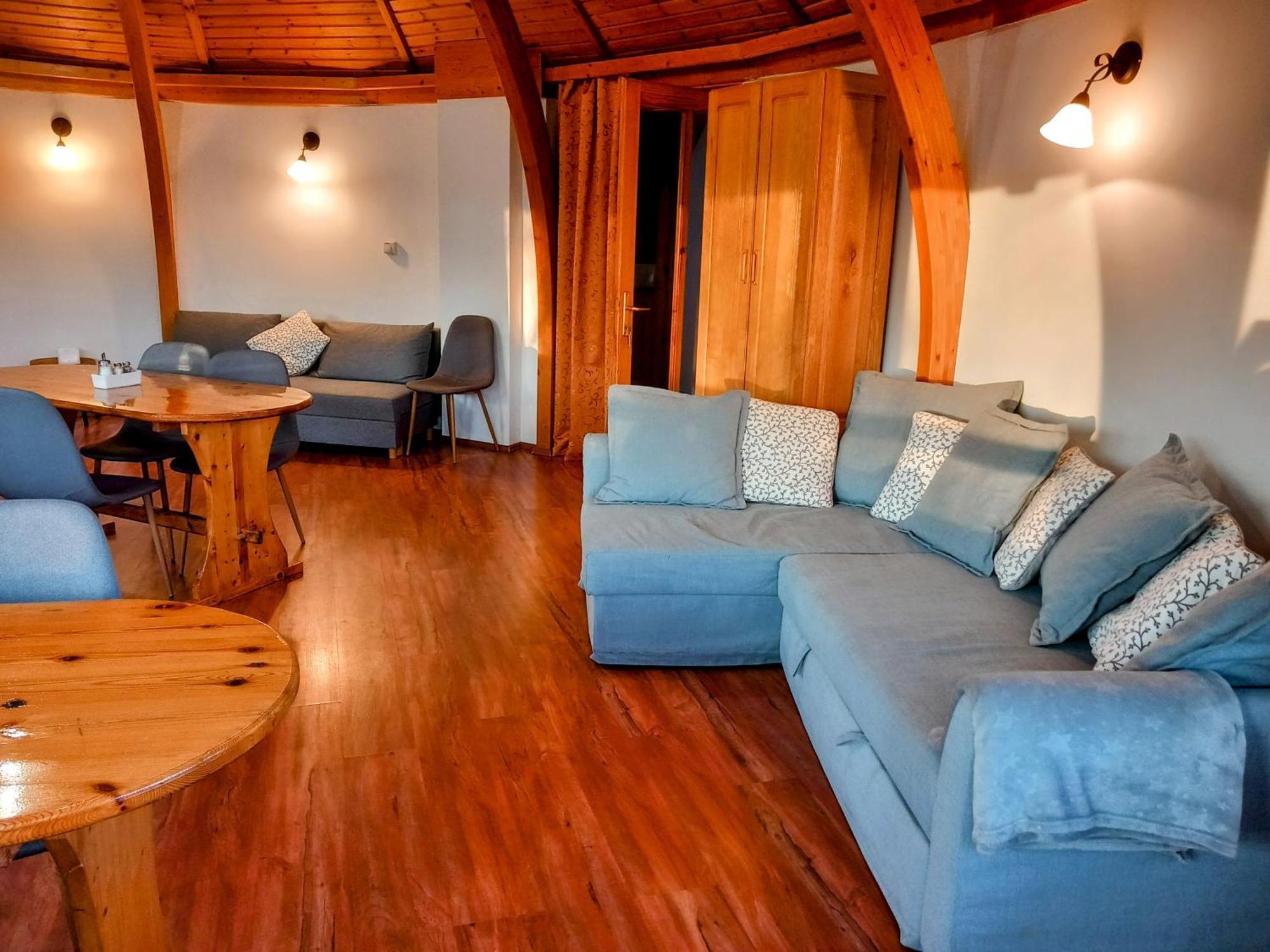 Kupolavilla-apartment-event House By The Danube River-buda Budapest