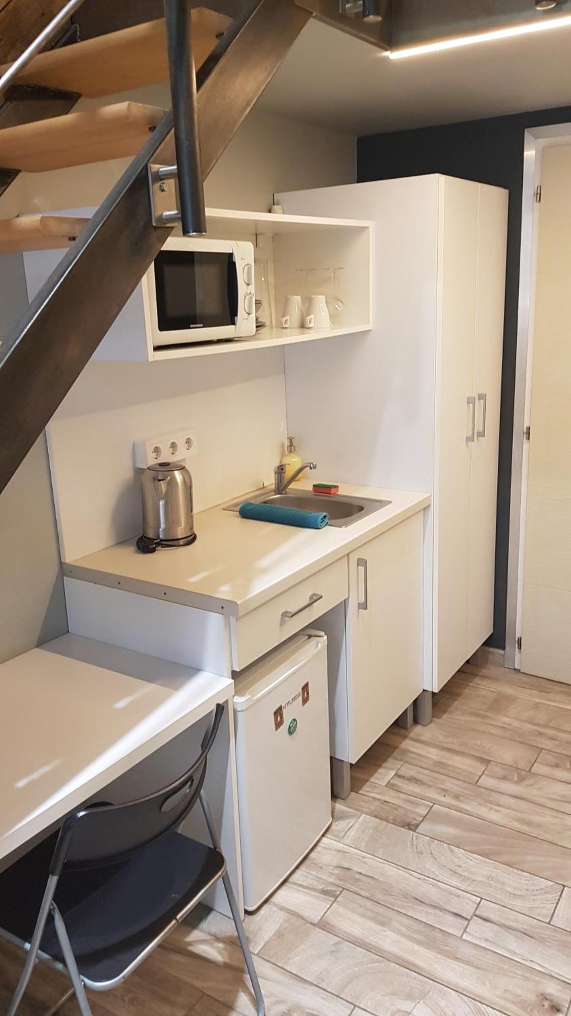 Apartment Economy Hollo