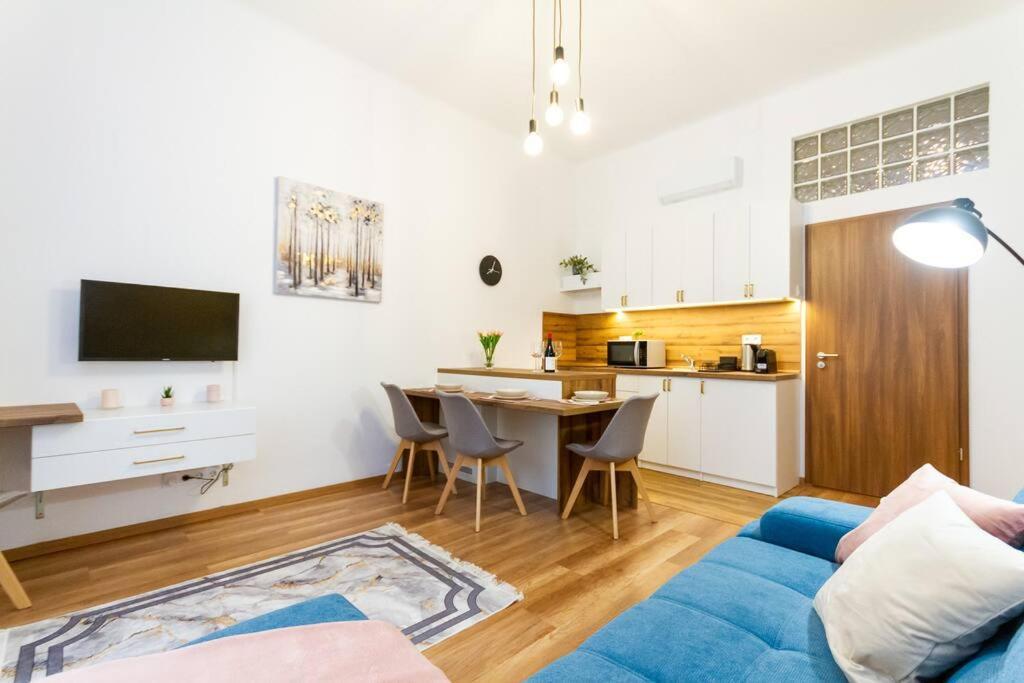 Luxe Haven On Lonyay By Newave * Budapest