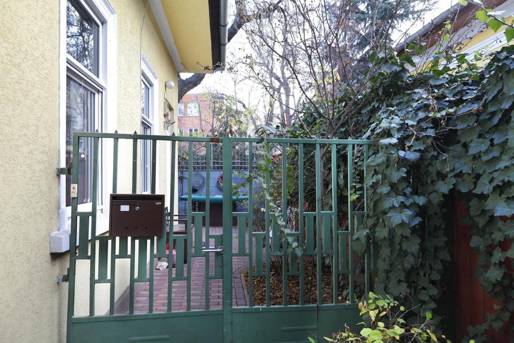 Park Apartment *
