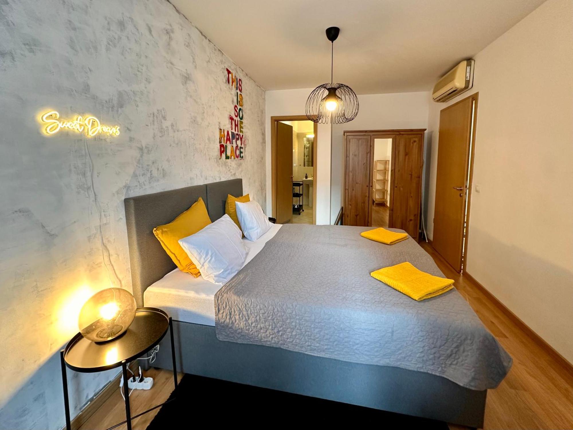 Vinyl Gozsdu Apartment Budapest