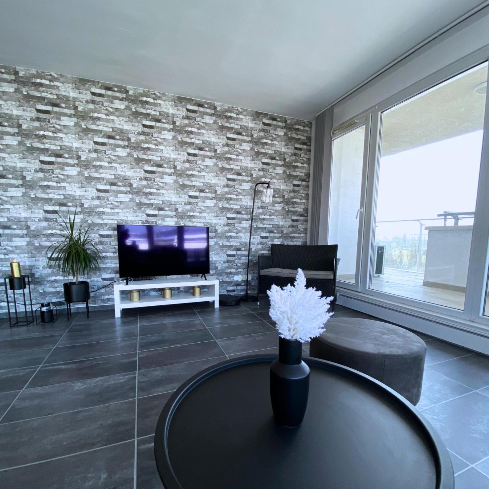 Apartment Highrise Horizon Penthouse *