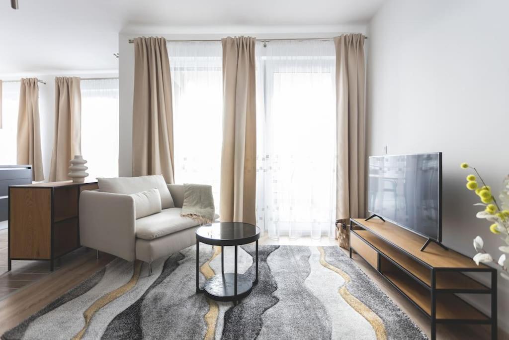 Apartment Jewish Quarter Hideaway With Terrace And Parking - 507 Budapest