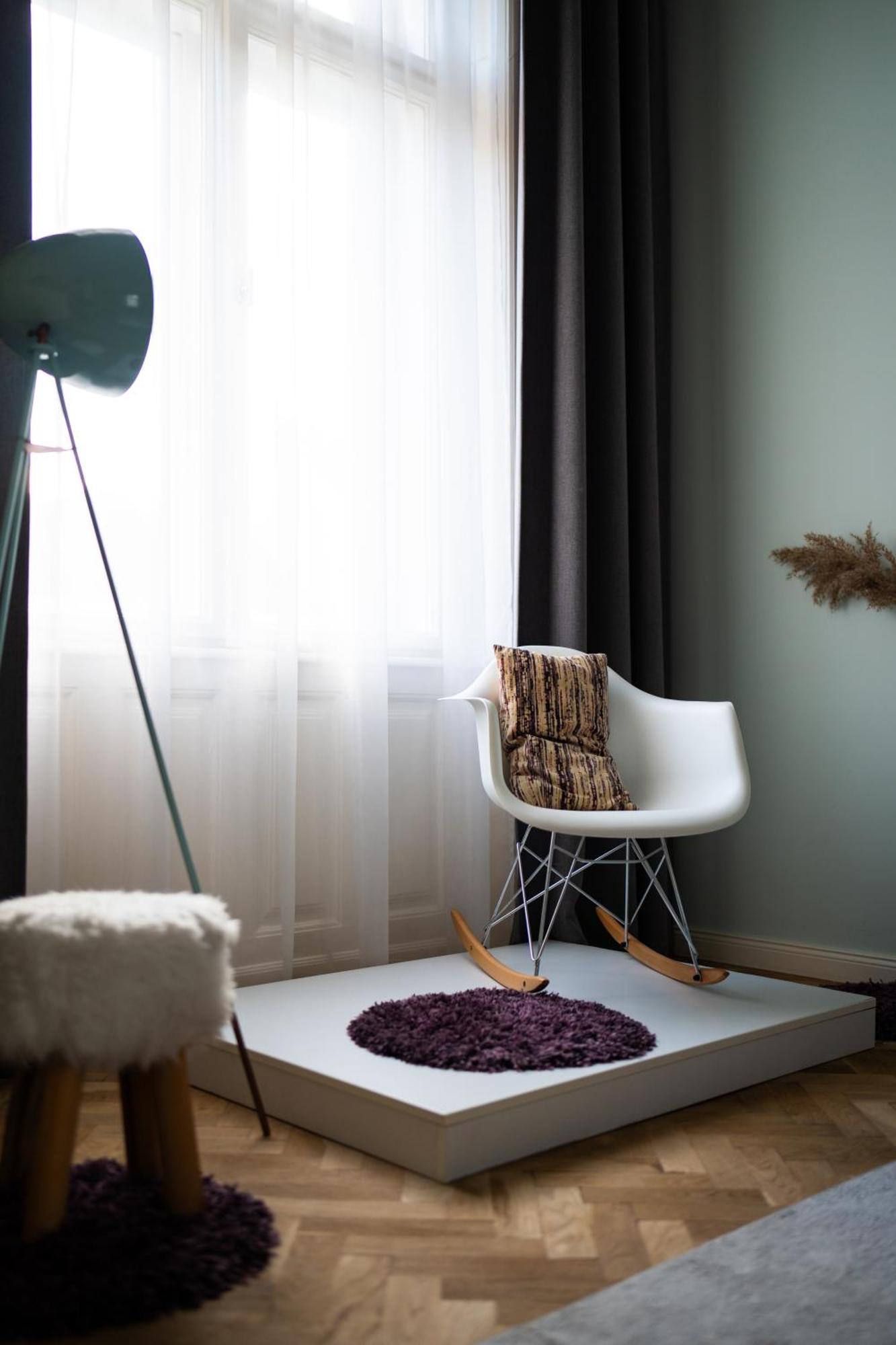 Modern, Design Lakas A Margit-sziget Mellett