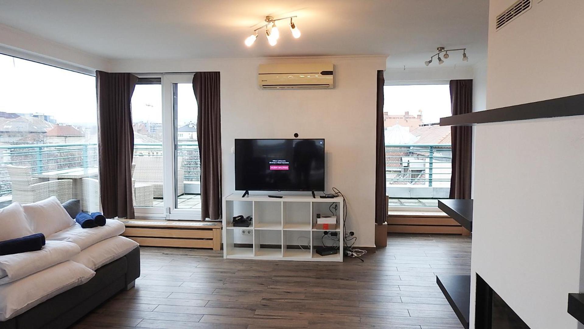 Stefania Luxury Diplomat Penthouse *