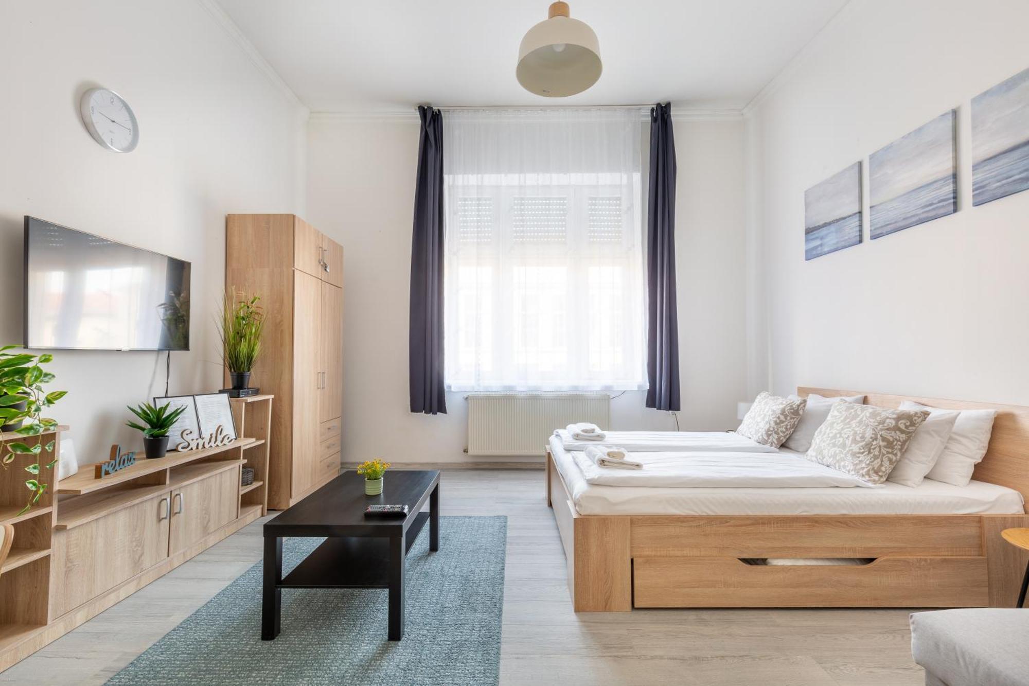Merax Budapest