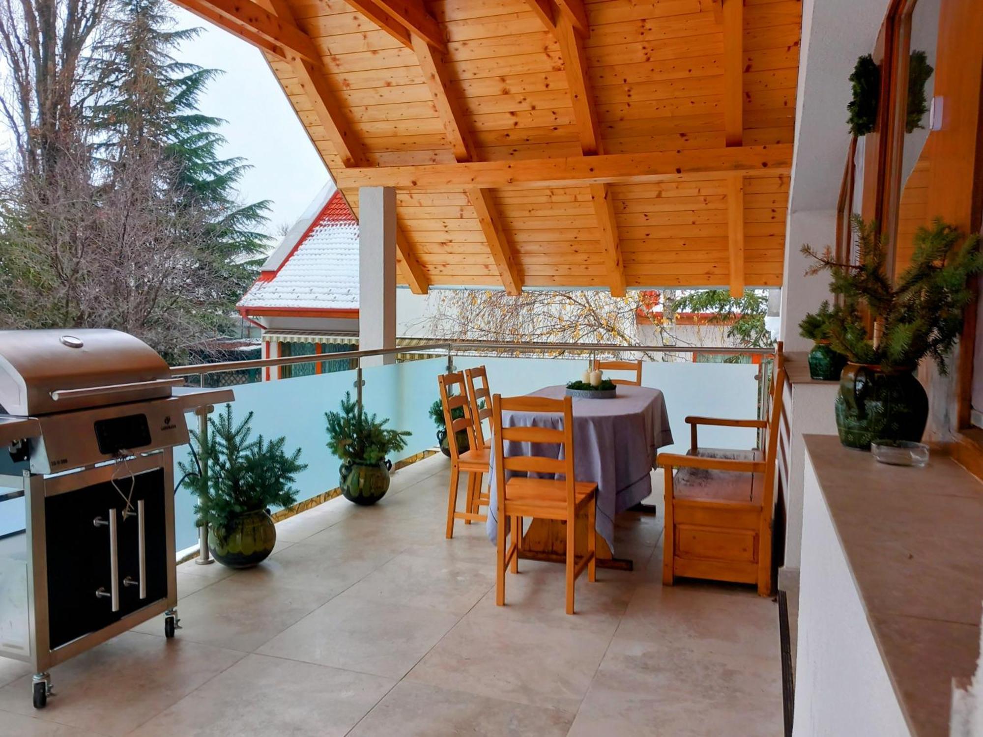 Apartment Kupolavilla-apartment-event House By The Danube River-buda Budapest