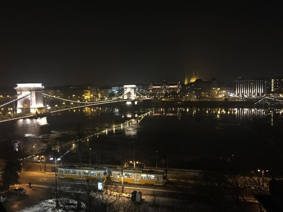 Charming Castle View With Giant Balcony Apartman