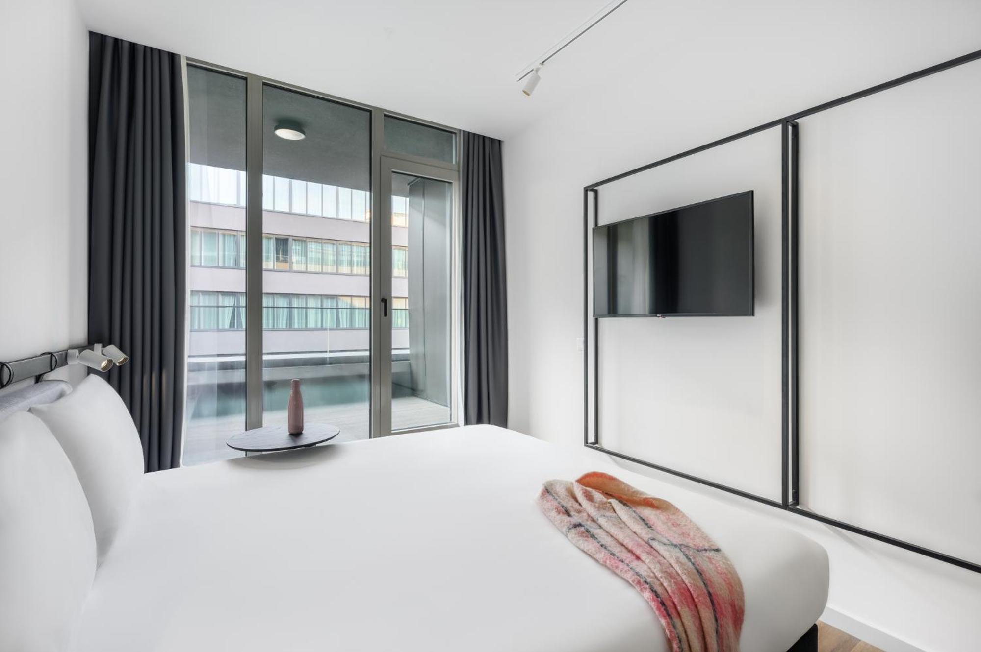 Ibis Stadium 3*