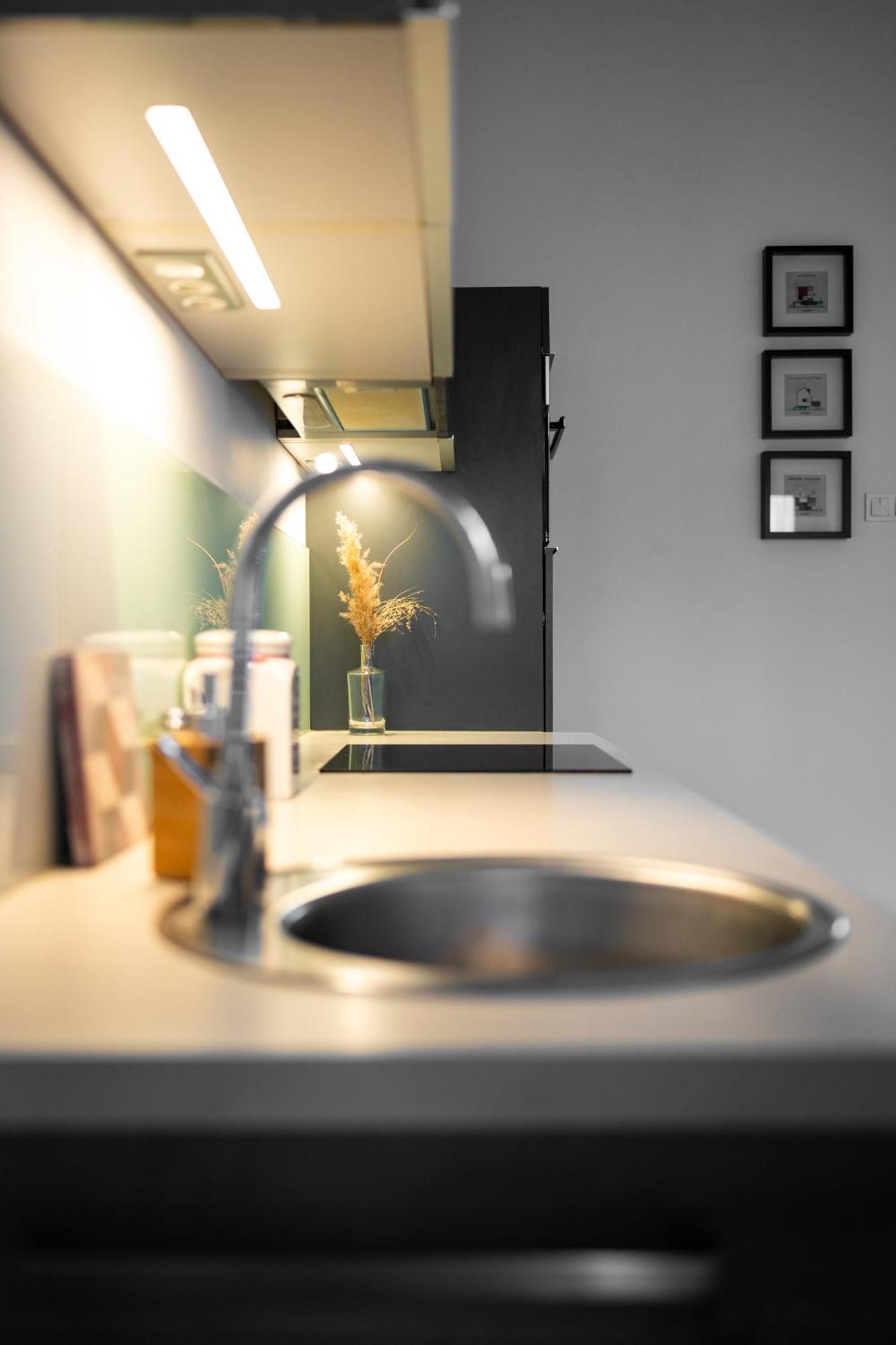 Modern, Design Lakas A Margit-sziget Mellett Budapest