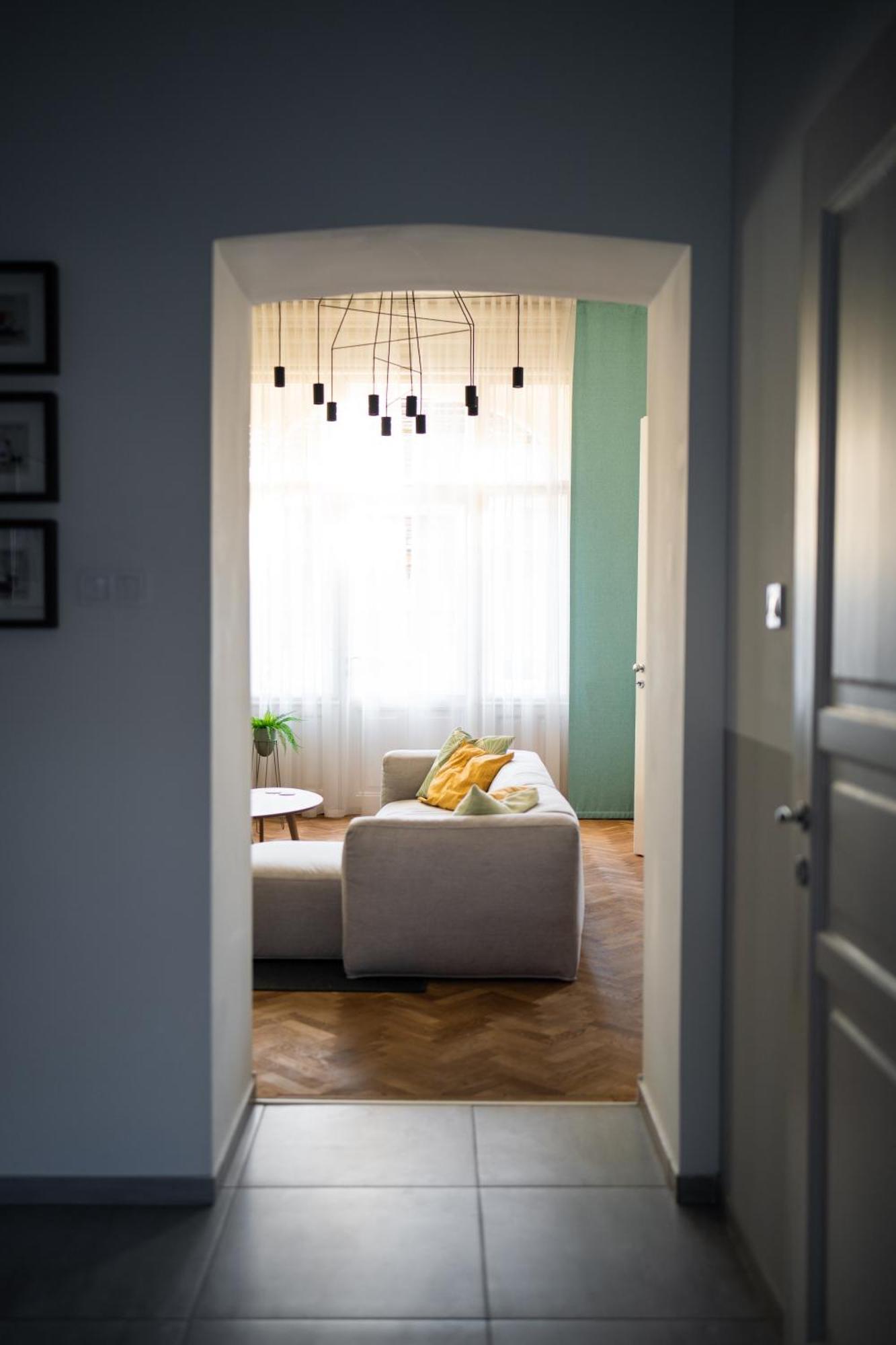 Modern, Design Lakas A Margit-sziget Mellett