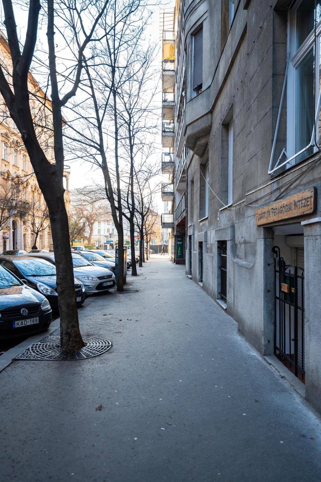 Modern, Design Lakas A Margit-sziget Mellett Budapest