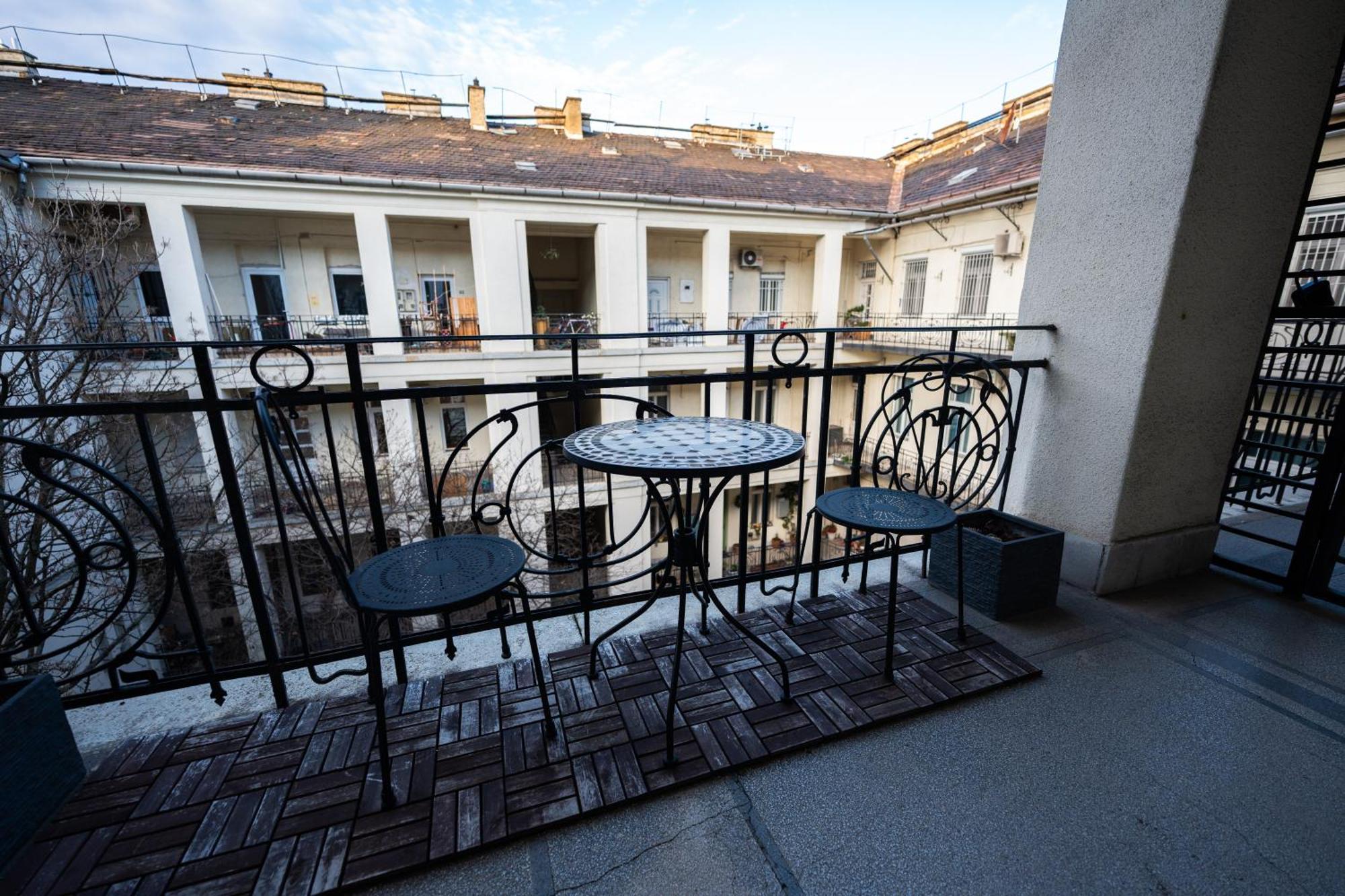 Modern, Design Lakas A Margit-sziget Mellett * Budapest