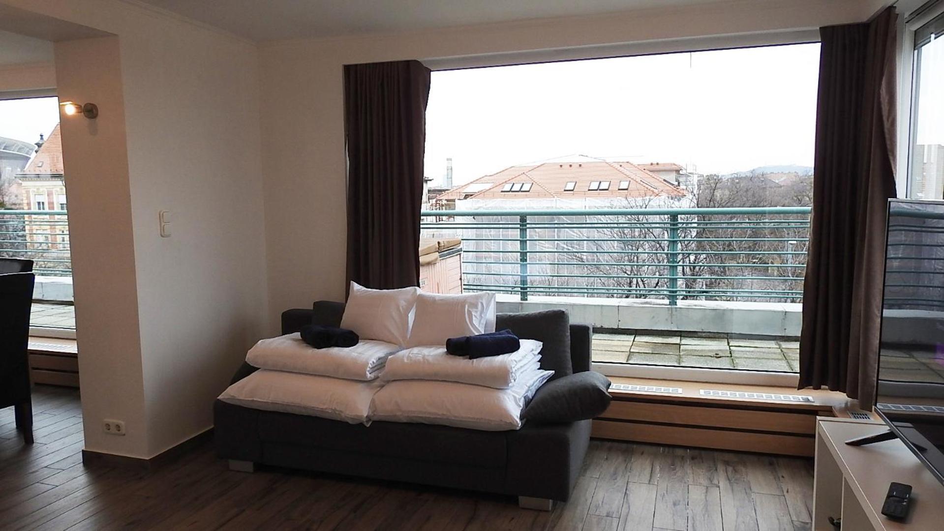 Stefania Luxury Diplomat Penthouse