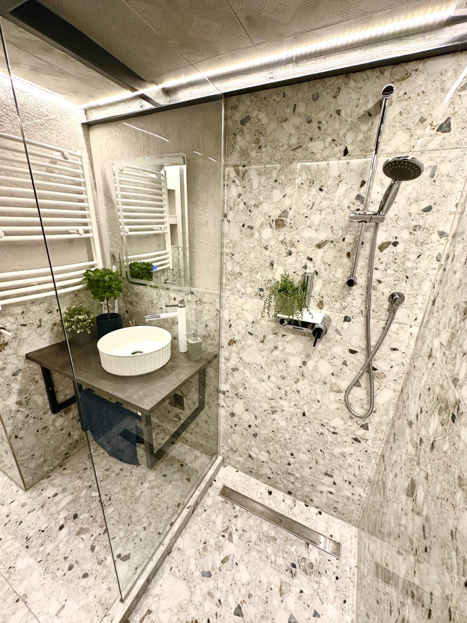 Izabella Downtown Delight Apartment Budapest
